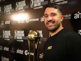 El jugador de baloncesto venezolano Greivis Vásquez posa durante una entrevista con Efe el 18 de septiembre de 2019, en Montevideo (Uruguay). EFE/Raúl Martínez