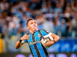 Espanhóis estariam interessados em Pepê, atacante do Grêmio. EFE/Silvio Ávila