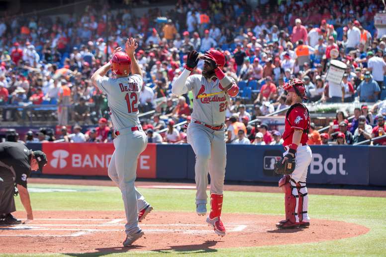 En la imagen, un registro de otra celebración de los jugadores de los Cardenales de San Luis. EFE/Miguel Sierra/Archivo