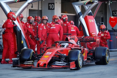 El Fórmula Uno de Sebastian Vettel. EFE/EPA/KIM HONG-JI / POOL