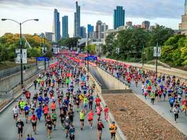 Runners start out running the 2019 Chicago Marathon in Chicago, Illinois, USA, 13 October 2019. EFE/EPA/TANNEN MAURY