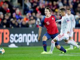 Rodrigo no acabó el entrenamiento de España. EFE