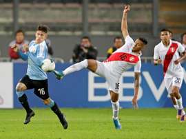 Uruguay salvó un empate en Lima. EFE