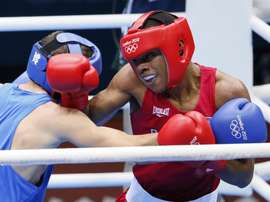 En la imagen un registro del boxeador estadounidense Errol Spence Jr. (d), quien sufrió un aparatoso accidente automovilístico en el que sufrió lesiones que lo mantuvieron en cuidados intensivos y por el que fue acusado de conducir en estado de ebriedad. EFE/Dennis M. Sabangan/Archivo