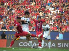 Olimpia se mide a Atlético River Plate. EFE