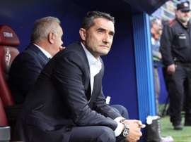 Valverde 's Barca love playing in La Liga and they are back top. EFE