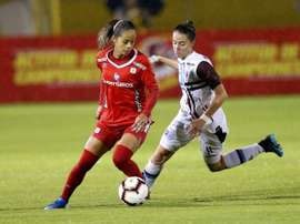 América se impuso con autoridad a UAI Urquiza. EFE