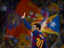 Messi lamentou que Mané ficou em quarto lugar na briga pela Bola de Ouro. EFE/Alejandro García