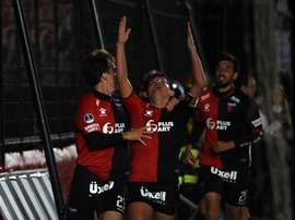 Se rompió el autobús de Colón y los jugadores llegaron en sus coches. EFE
