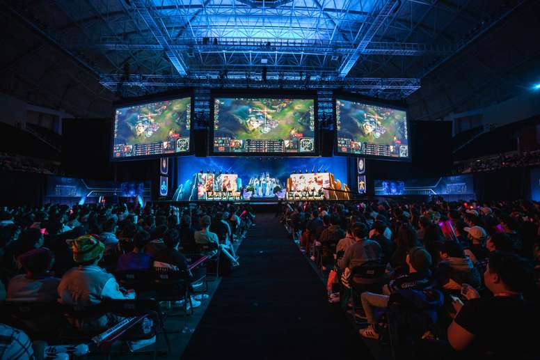 Fotografía cedidas por la empresa Growpro de la final del juego League of Legends en Matacanaziño, San Pablo (Brasil). EFE/Growpro