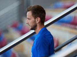 Giro de 180 grados con Rakitic. EFE/ Alejandro García/Archivo