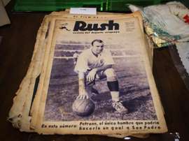 Varios objetos históricos del fútbol uruguayo salieron a subasta. EFE