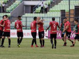 Caracas y Táchira dejan el título en pausa. EFE