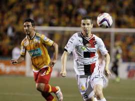 Alajuelense y Herediano, estilos contrapuestos en la lucha por el título. EFE/Jeffrey Arguedas/Archi
