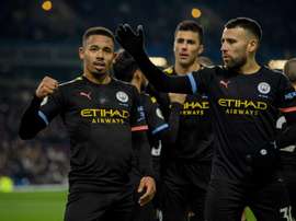 Gabriel Jesus marca dois golaços contra o Burnley. EFE/EPA/PETER POWELL