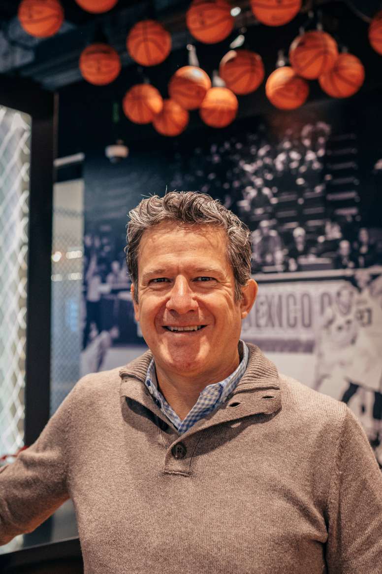 Fotografía de este miércoles 4 de diciembre de 2019, del director general de NBA México, Raúl Zarraga, durante una entrevista con Efe, en Ciudad de México (México). EFE/Moy Triana