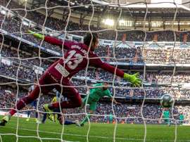 Diego López lamenta a derrota do Espanyol no Bernabéu. EFE