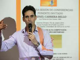 El jugador de golf Rafael Cabrera Bello ofreció este martes una conferencia sobre La Universidad de Las Palmas de Gran Canaria y el Olimpismo, en el ciclo Momentos Olímpicos Canarios. EFE/Quique Curbelo