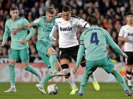 Valencia travel to Barcelona to finalize Rodrigo's transfer. EFE