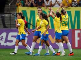Brasil vuelve a golear a México y acaba el año invicta. EFE