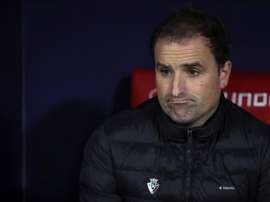 Arrasate, fastidiado por la jugada desgraciada que le costó el partido. EFE