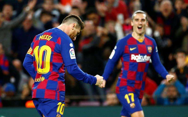 Le Groupe Du Fc Barcelone Pour Jouer La Supercoupe D Espagne Besoccer