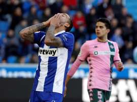 Un Betis en 'modo Pellegrini' examina a un Alavés con fantasmas. EFE