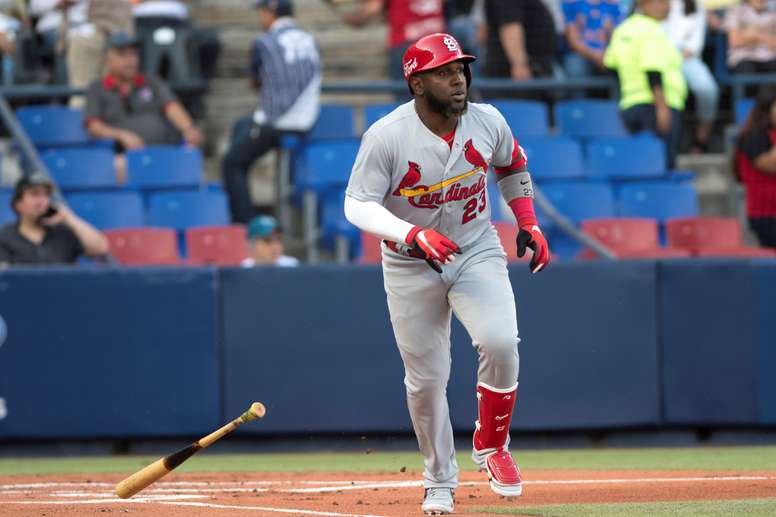 Fotografía de archivo de Marcell Ozuna con el uniforme de los Cardenales de San Luis. EFE/Miguel Sierra/Archivo