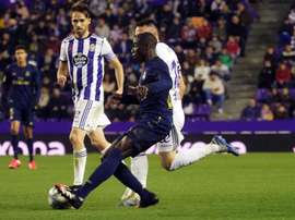 Mendy apaga Marcelo. EFE/R. GARCIA