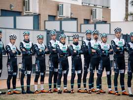 Fotografía facilitada por el Equipo Kometa Xstra de sus corredores de la categoría continental de ciclismo, Kometa Xstra de la Fundación Alberto Contador, durante su preparación de pretemporada en la localidad valenciana de Oliva. EFE/Equipo Kometa Xstra