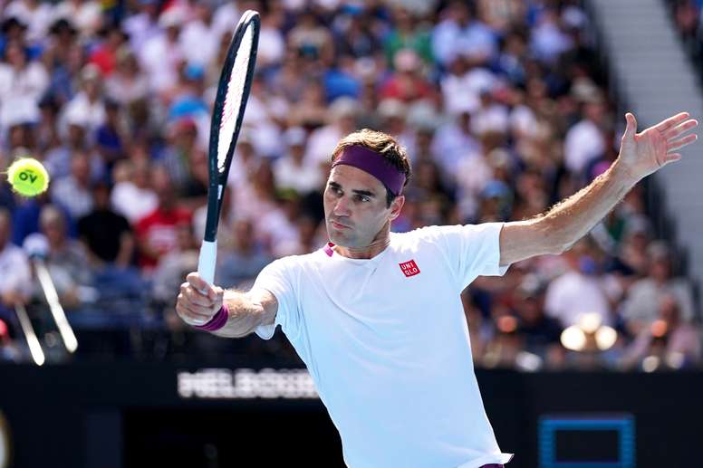 El tenista suizo Roger Federer en el partido de cuartos de final disputado este martes en el Abierto de Australia ante el estadounidense Tennys Sandgren. EFE/EPA/MICHAEL DODGE