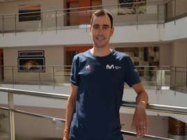 Eduardo Sepúlveda, ciclista argentino del Movistar, posa en entrevista con Efe ayer lunes, en San Juan (Argentina). Sepúlveda declaró a EFE que su equipo, tras las salidas del colombiano Nairo Quintana, el ecuatoriano Richard Carapaz o el español Mikel Landa, puede vivir un año de transición aunque deben mirar a largo plazo con optimismo con corredores como Enric Mas y Marc Soler. EFE/ David Ramiro