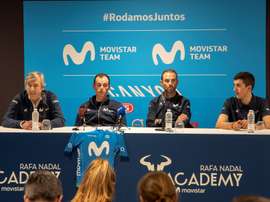 El manager general del equipo Movistar Team, Eusebio Unzué, y los ciclistas Enric Mas, Alejandro Valverde y Marc Sole participan en una rueda de prensa del conjunto masculino del Movistar Team este martes en el Rafa Nadal Sports Center en Manacor, con motivo de la presentación del equipo, antes de su debut competitivo europeo en la Challenge de Mallorca que arranca el próximo jueves. EFE/ Ezequiel Ivan Espinar Riutort