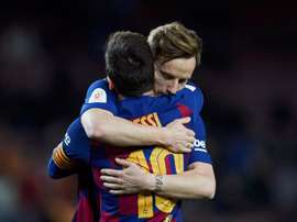 Ivan Rakitic apporte son soutien à Martin Braithwaite. EFE