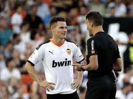 Gameiro achacó el empate a la falta de ganas del Valencia. EFE/Manuel Bruque