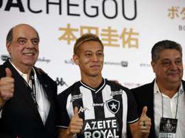 Keisuke Honda compreende necessidade dos clubes nesta crise. EFE/Marcelo Sayão