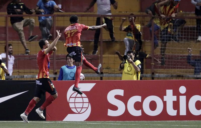 Herediano mantiene el mando
