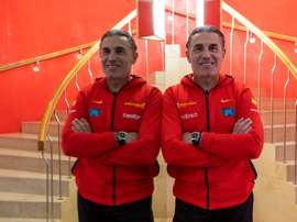 El entrenador de la selección española, Sergio Scariolo, atiende a los medios durante la concentración del combinado nacional en Zaragoza donde el próximo domingo disputa el partido clasificatorio para el Eurobasket 2021 ante Polonia. EFE/Javier Belver