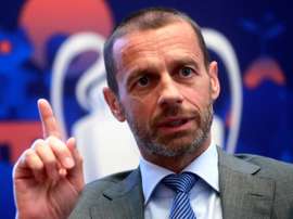 La UEFA trabaja con Grecia para un cambio en el fútbol heleno. EFE