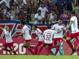 Un gol en propia puerta en el añadido rescata a Independiente. EFE