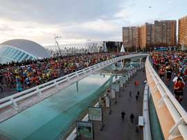 El 99 por ciento de los participantes en el maratón Trinidad Alfonso EDP, que se disputó el 1 de diciembre de 2019, ha recomendado a otras personas a disputar la carrera de Valencia, que ha recibido una valoración de 8,9 puntos sobre diez. EFE/ Juan Carlos Cárdenas/Archivo