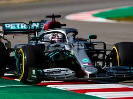 El piloto británico de Mercedes, Lewis Hamilton, durante la tercera y última jornada de la segunda tanda de entrenamientos oficiales de pretemporada de Fórmula Uno que se realizan en el Circuito de Barcelona-Cataluña. EFE/Alejandro García