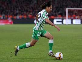Lyon want the Mexican player. EFE