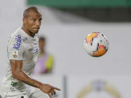 Una sanción hará que el Santos-Delfín se juegue sin hinchada. EFE
