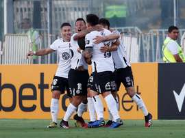 Colo Colo derrotou o Athletico Paranaense pela fase de grupos da Libertadores. EFE/Alberto Valdés