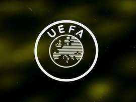 La UEFA busca cómo cerrar la temporada buenamente. EFE