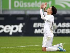 El fútbol se verá obligado a hacer trueques y Coutinho no se salvará. EFE
