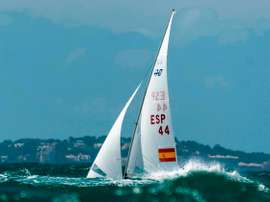 La embarcación de los españoles, Jordi Xammar y Nicolás Rodríguez, en la 50 edición del Trofeo Princesa Sofía Iberostar en la Bahía de Palma. EFE/ Cati Cladera/Archivo