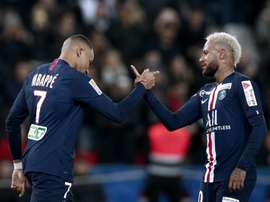 Mbappé e Neymar ficam PSG. EFE