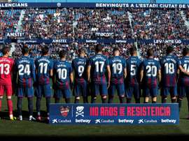 El Levante Femenino y el de fútbol sala agradecieron la bajada de sueldo al primer equipo. EFE